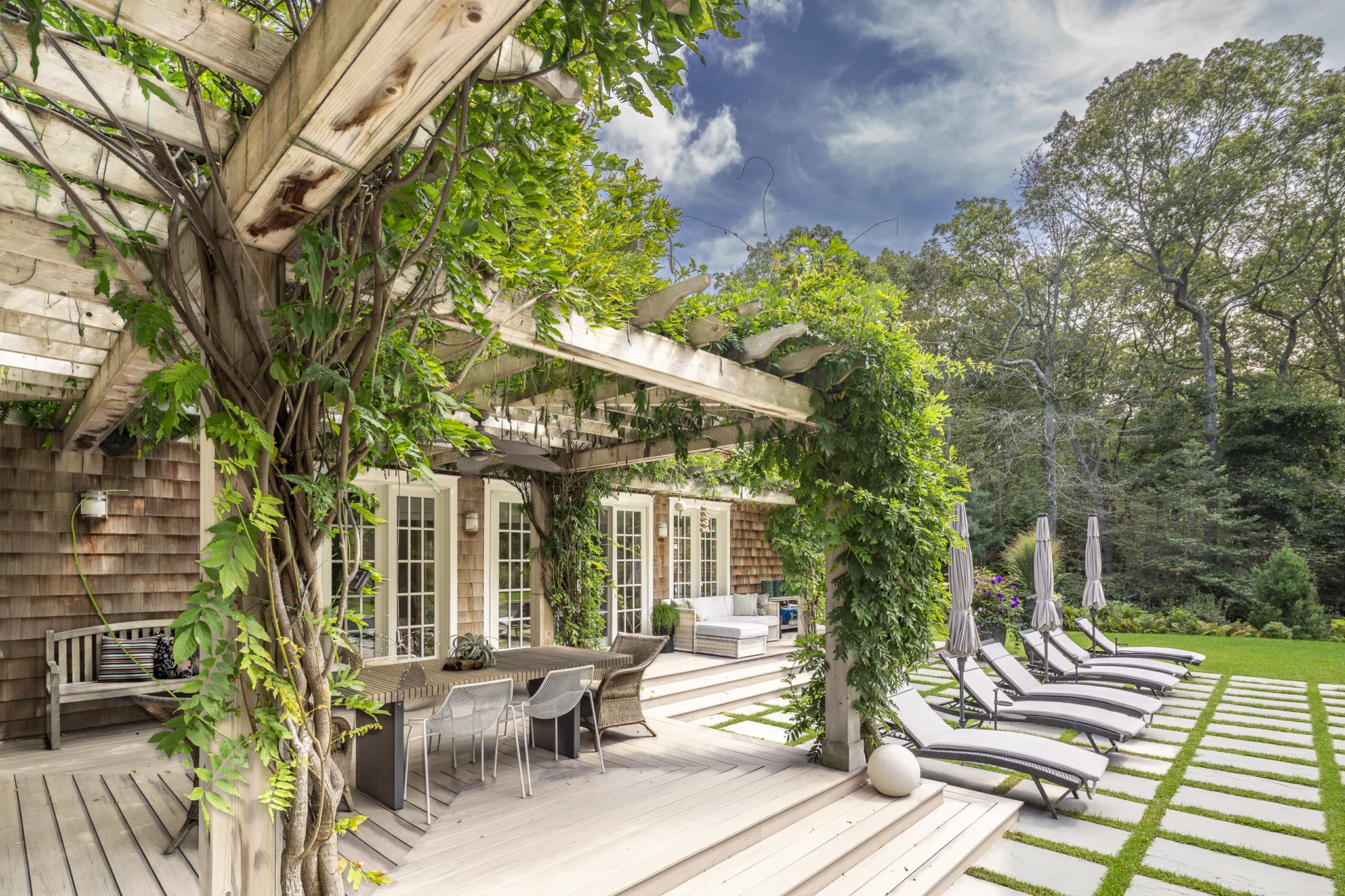 Deep Wood_Amagansett_exteriors-PergolaCharis-18